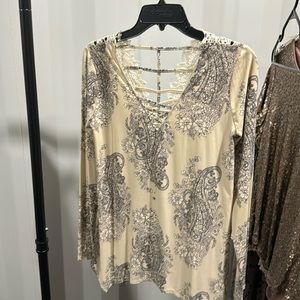 New from daytrip. Paisley top